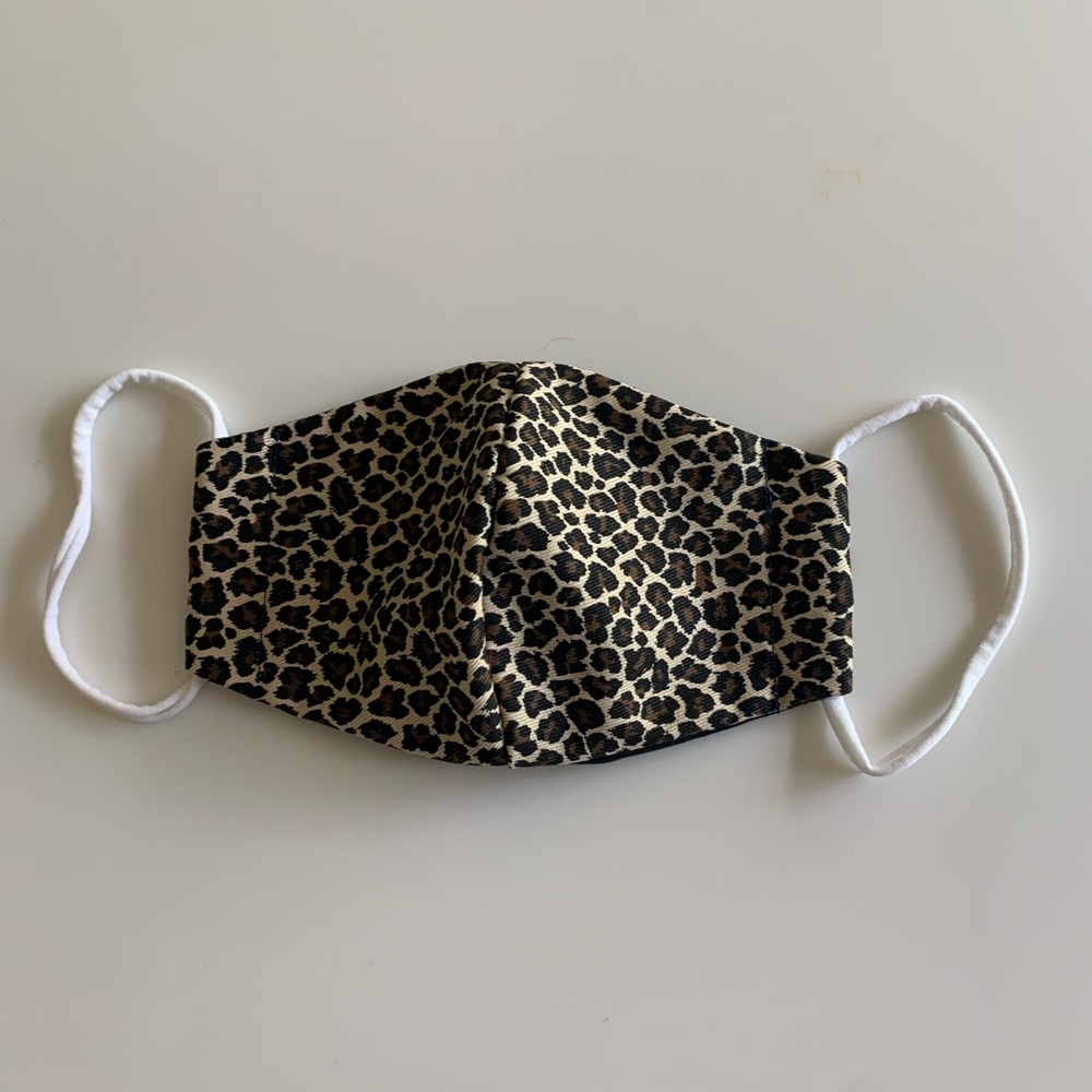 Vicotoria Secret Cheetah pint mask